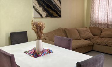 Linda casa dúplex en Lomas Lindas