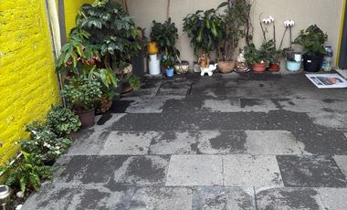 Linda casa dúplex en Lomas Lindas