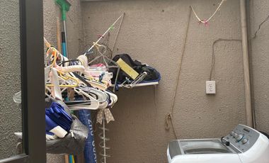 Linda casa dúplex en Lomas Lindas