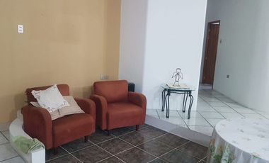 SE ARRIENDA CASA CERCA DEL PARQUE LA ROTONDA