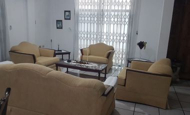 SE ARRIENDA CASA CERCA DEL PARQUE LA ROTONDA