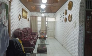 Rumah di Jln. Prabu siliwangi. Tj sari Jambi Timur