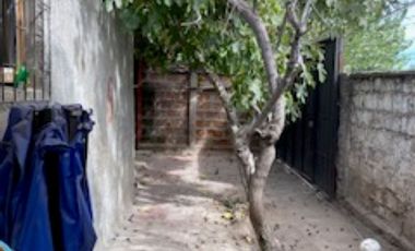 Casa con patio en Lo Espejo.