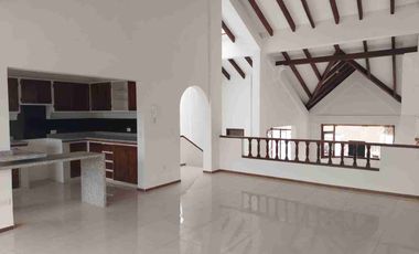 RENTA - CASA 3 HABITACIONES -  CARCELEN - QUITO