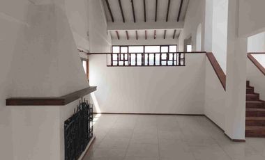 RENTA - CASA 3 HABITACIONES -  CARCELEN - QUITO