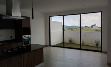 CASA EN VENTA EN LOMALTA TRES MARIAS MORELIA