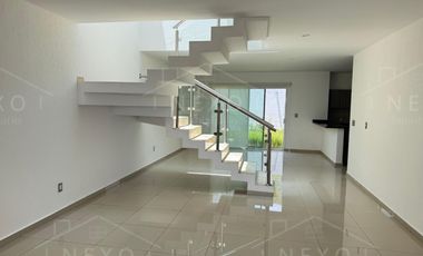 CASA EN RENTA EN LOMAS DE JURIQUILLA, QRO. CERCA DE LA UVM