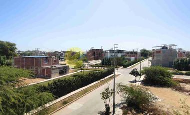 VENDO CASA DE ESTRENO EN ALAMEDA DE MIRAFLORES COUNTRY CLUB CASTILLA