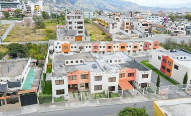 Casa - Huachi Chico, Bodesur, Demetrio Aguilera Malta, Ambato, Ecuador