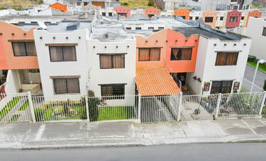 Casa - Huachi Chico, Bodesur, Demetrio Aguilera Malta, Ambato, Ecuador