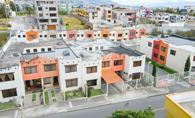 Casa - Huachi Chico, Bodesur, Demetrio Aguilera Malta, Ambato, Ecuador