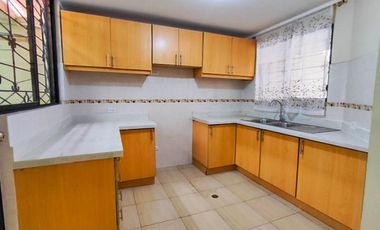 Casa - Huachi Chico, Bodesur, Demetrio Aguilera Malta, Ambato, Ecuador