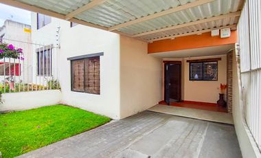 Casa - Huachi Chico, Bodesur, Demetrio Aguilera Malta, Ambato, Ecuador
