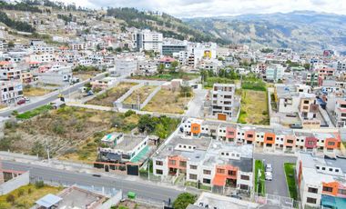 Casa - Huachi Chico, Bodesur, Demetrio Aguilera Malta, Ambato, Ecuador