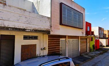 SE VENDE CASA UBICADA EN PUERTO ESMERALDA