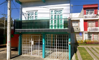 sa Venta de Casa en Hacienda del Jardín Teyahualco Edo-Mex a 5 minutos del Circuito Exterior Mexiquense a 10 minutos de la Universidad Pedagógica