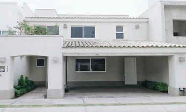 Renta de casa punta del este