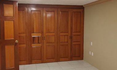 Casa en Renta, excelente ubicación. 4 habitaciones, 4 baños