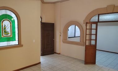 Casa en Renta, excelente ubicación. 4 habitaciones, 4 baños