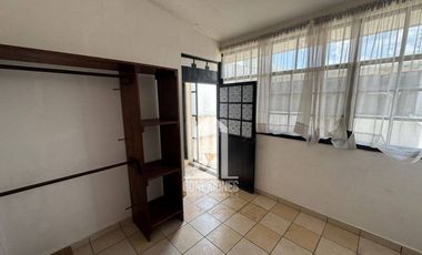 CASA EN VENTA, COL. DEL PARQUE, SALAMANCA GTO