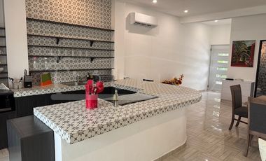 Casa en Renta Puerto Morelos con hermosos muebles y decoración