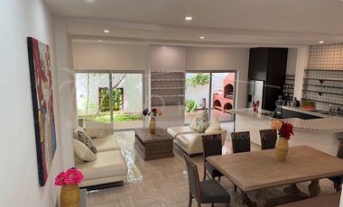 Casa en Renta Puerto Morelos con hermosos muebles y decoración