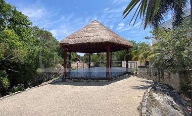 Casa en Renta Puerto Morelos con hermosos muebles y decoración