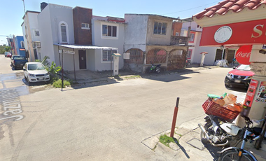 Casa en venta en Calle Crisantemos,Blancas Mariposas, Villahermosa, Tabasco, México