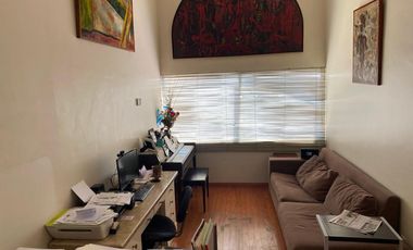 CASA SOLA EN PSEO DE LOS LAURELES 400 MTS