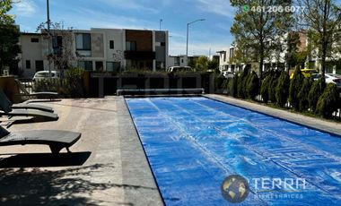 VENTA Casa 🏡 ,  Equipada, buena orientación con respecto al sol🌞 en Cto Apeninos, Fracc.  La Reserva Celaya,Gto