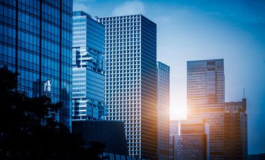 Se Vende Placa Comercial De 27 Locales + 60 Estacionamientos