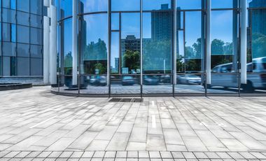 Se Vende Placa Comercial De 27 Locales + 60 Estacionamientos