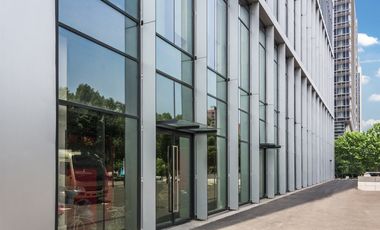 Se Vende Placa Comercial De 27 Locales + 60 Estacionamientos