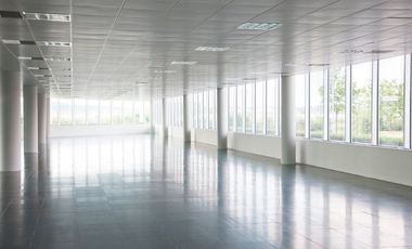 Se Vende Placa Comercial De 27 Locales + 60 Estacionamientos