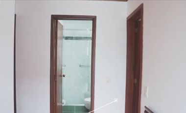 SE ARRIENDA CASA EN CHIA VIA GUAYMARAL