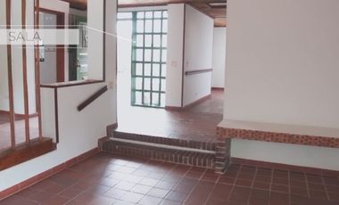 SE ARRIENDA CASA EN CHIA VIA GUAYMARAL