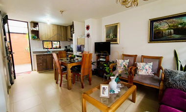 Venta, Casa Tres Niveles en Conjunto, Chia