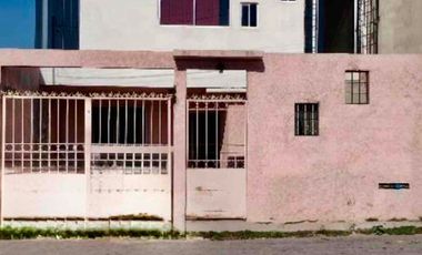 Se vende casa en acayuca con 6 recámaras