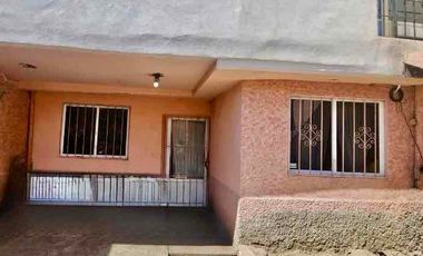 Se vende casa en acayuca con 6 recámaras