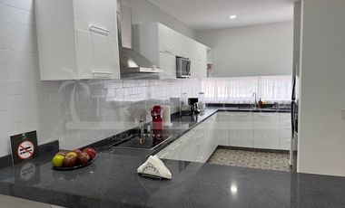 Linda casa en renta amueblada en Puerto Morelos Aldea Kiin