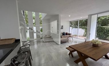 Linda casa en renta amueblada en Puerto Morelos Aldea Kiin