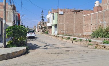 Venta Casa Urb. Los Cedros en La Pradera
