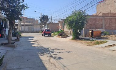 Venta Casa Urb. Los Cedros en La Pradera