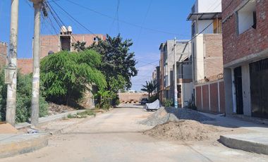 Venta Casa Urb. Los Cedros en La Pradera
