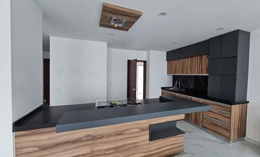 CASA EN VENTA EN SENDEROS DE MONTEVERDE 139 COTO 5 LAS MOTAÑAS