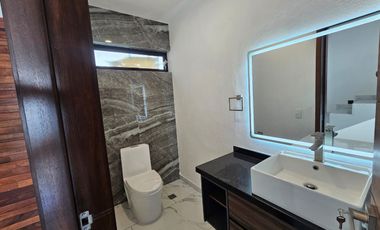 CASA EN VENTA EN SENDEROS DE MONTEVERDE 139 COTO 5 LAS MOTAÑAS