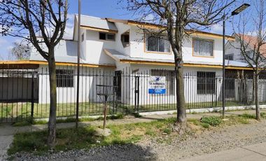 Se arrienda casa céntrica- Villa Pdte Ibañez .