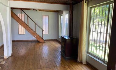 Se arrienda casa céntrica- Villa Pdte Ibañez .