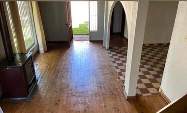 Se arrienda casa céntrica- Villa Pdte Ibañez .