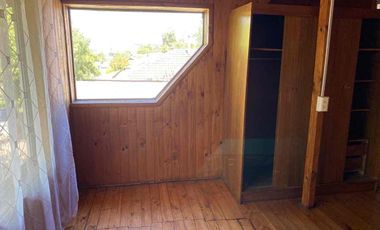 Se arrienda casa céntrica- Villa Pdte Ibañez .